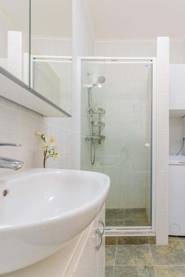 Luxurious Cozy 1br Apt - 2min Walk To Gozsduyard! Budapest