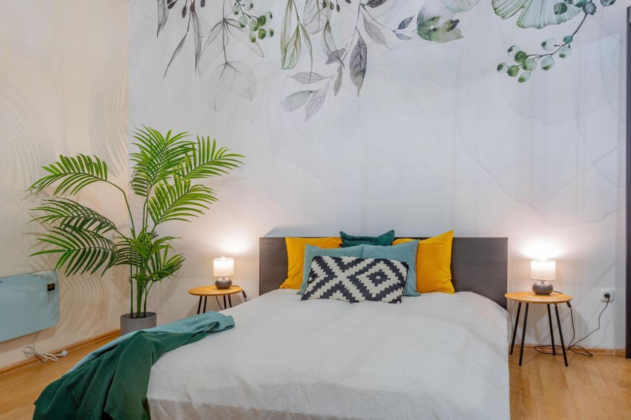 Luxurious Cozy 1br Apt - 2min Walk To Gozsduyard! * Budapest