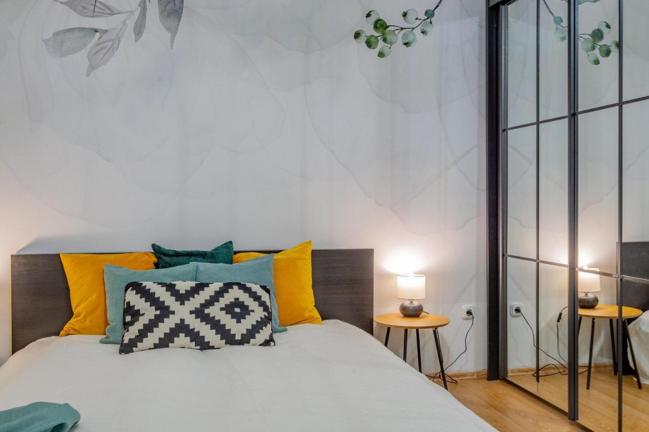 Luxurious Cozy 1br Apt - 2min Walk To Gozsduyard! Apartmán Budapešť