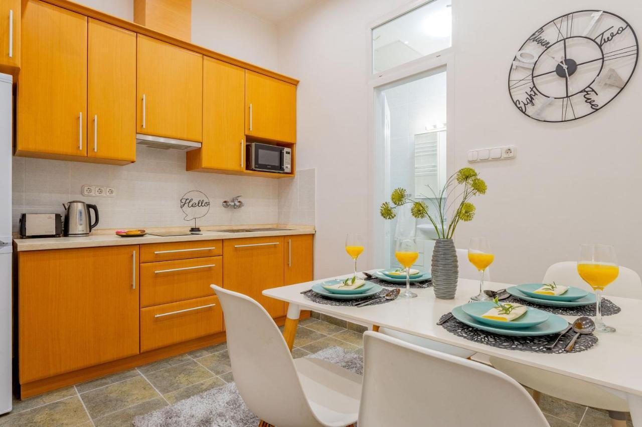 Luxurious Cozy 1br Apt - 2min Walk To Gozsduyard! Apartmán Budapešť
