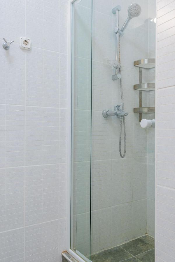Luxurious Cozy 1br Apt - 2min Walk To Gozsduyard! Apartmán *